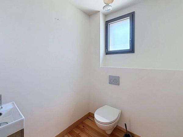 Maison à vendre plain-pied en bois de 149 m², 5 pièces, piscine, 2 garages - BERGERAC (24)