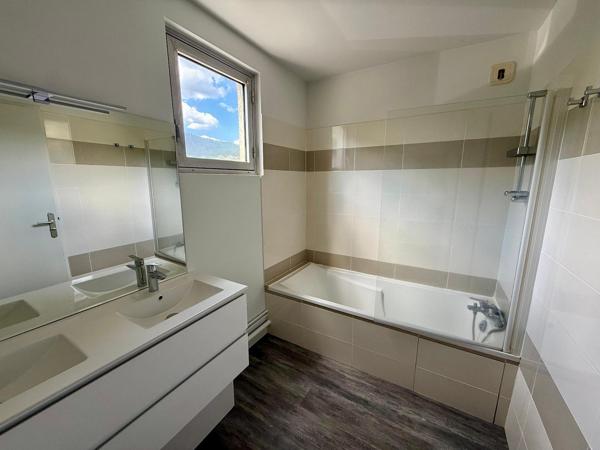 Appartement 5 pièce(s) 4 chambre(s) 120.51 m²