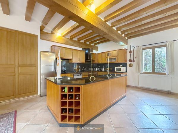 La Ferté-Gaucher (77320) Corps de Ferme rénové d'environ 310 m² avec dépendance d'environ 80 m²