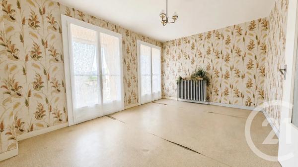 Appartement T4 à vendre  4 pièces - 74,22 m 2   ST BONNET EN CHAMPSAUR  - 05