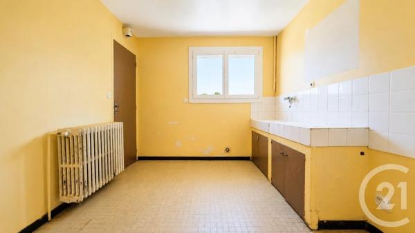 Appartement T4 à vendre  4 pièces - 74,22 m 2   ST BONNET EN CHAMPSAUR  - 05