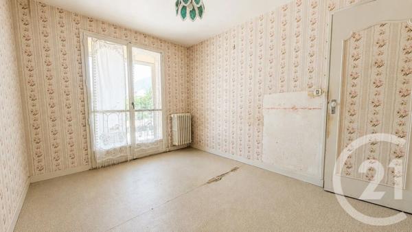 Appartement T4 à vendre  4 pièces - 74,22 m 2   ST BONNET EN CHAMPSAUR  - 05