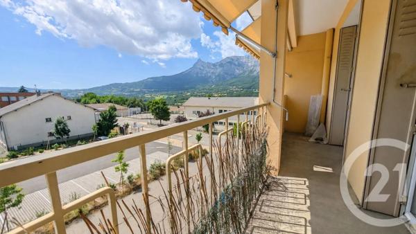 Appartement T4 à vendre  4 pièces - 74,22 m 2   ST BONNET EN CHAMPSAUR  - 05