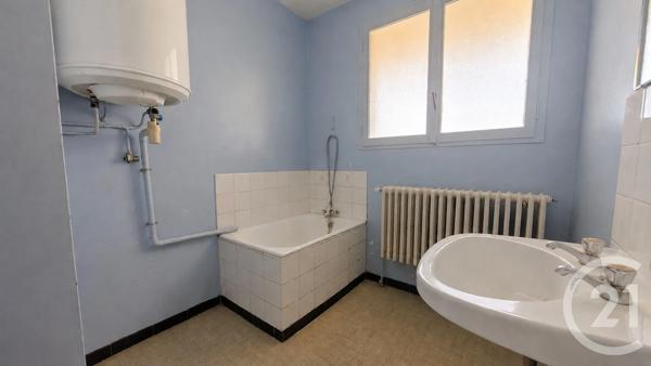 Appartement T4 à vendre  4 pièces - 74,22 m 2   ST BONNET EN CHAMPSAUR  - 05