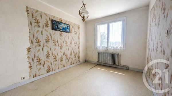 Appartement T4 à vendre  4 pièces - 74,22 m 2   ST BONNET EN CHAMPSAUR  - 05