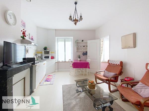 Maison + 3 T1 de rapport à vendre, 248 m² en tout avec 800 m² de terrain au centre ville de Saujon