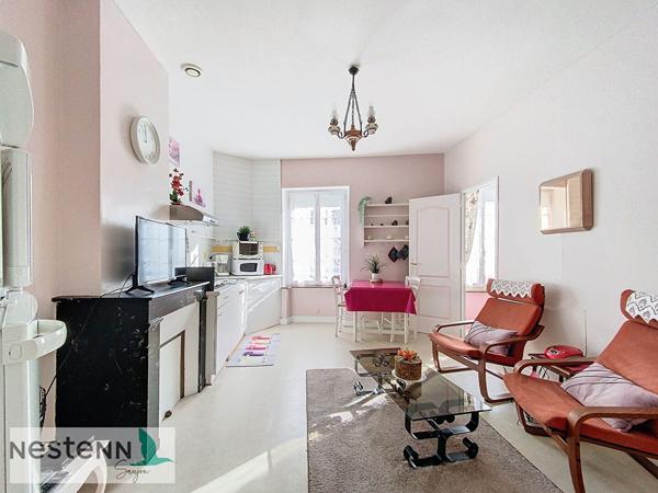 Maison + 3 T1 de rapport à vendre, 248 m² en tout avec 800 m² de terrain au centre ville de Saujon