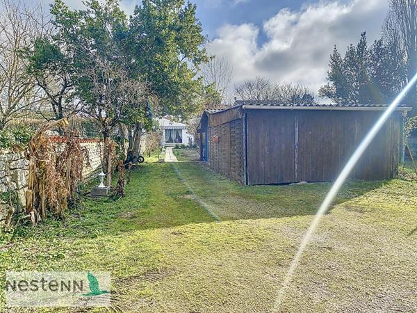 Maison + 3 T1 de rapport à vendre, 248 m² en tout avec 800 m² de terrain au centre ville de Saujon