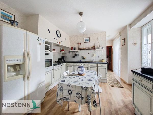 Maison + 3 T1 de rapport à vendre, 248 m² en tout avec 800 m² de terrain au centre ville de Saujon