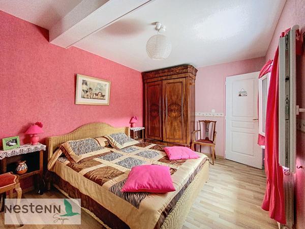 Maison + 3 T1 de rapport à vendre, 248 m² en tout avec 800 m² de terrain au centre ville de Saujon