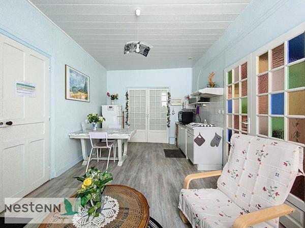 Maison + 3 T1 de rapport à vendre, 248 m² en tout avec 800 m² de terrain au centre ville de Saujon