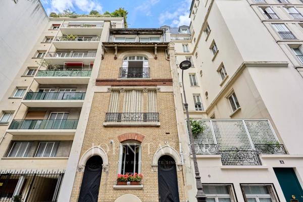 RARE — Duplex de réception avec entrée particulière au cœur du Triangle d'Or de la Muette (Quartier OCDE)