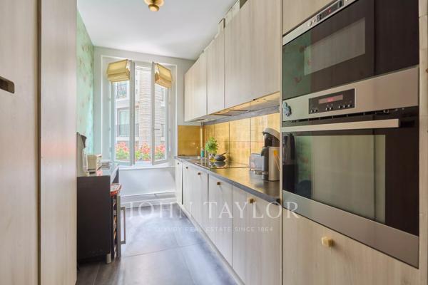 RARE — Duplex de réception avec entrée particulière au cœur du Triangle d'Or de la Muette (Quartier OCDE)