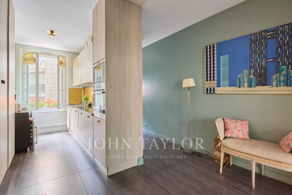 RARE — Duplex de réception avec entrée particulière au cœur du Triangle d'Or de la Muette (Quartier OCDE)