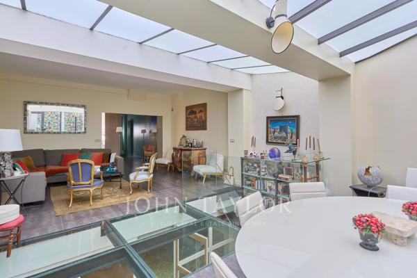 RARE — Duplex de réception avec entrée particulière au cœur du Triangle d'Or de la Muette (Quartier OCDE)