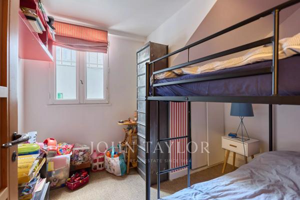 RARE — Duplex de réception avec entrée particulière au cœur du Triangle d'Or de la Muette (Quartier OCDE)
