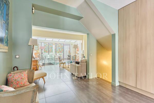 RARE — Duplex de réception avec entrée particulière au cœur du Triangle d'Or de la Muette (Quartier OCDE)