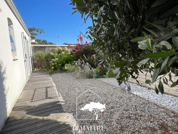 Au calme, maison plain pied 4 chambres + jardin d'hiver, piscine et garage !