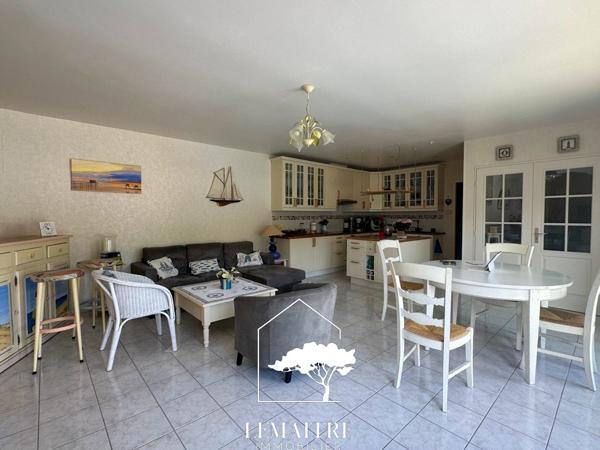 Au calme, maison plain pied 4 chambres + jardin d'hiver, piscine et garage !