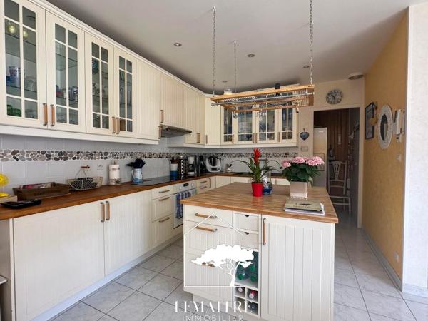 Au calme, maison plain pied 4 chambres + jardin d'hiver, piscine et garage !