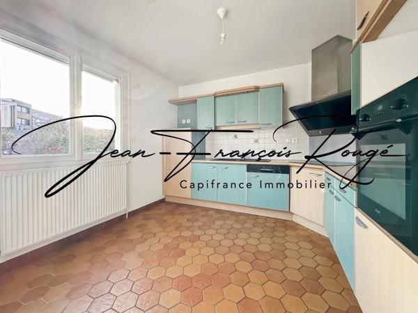 Agneaux, proches des commerces, maison mitoyenne de 112 m² avec trois chambres