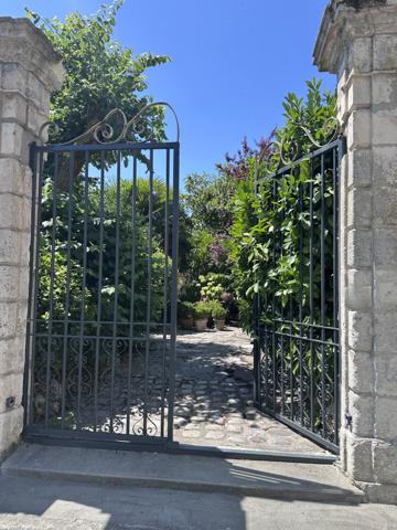Elle se mérite .. et se cache pour mieux vous surprendre