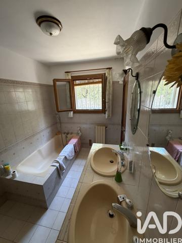 Maison à vendre 5 pièces 168 m² Nîmes