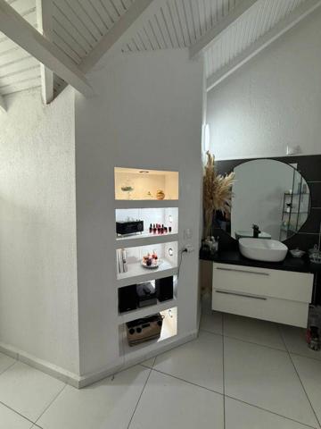 BEAU DUPLEX T4 A VENDRE SUR MOUDONG A JARRY BAIE MAHAULT