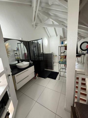 BEAU DUPLEX T4 A VENDRE SUR MOUDONG A JARRY BAIE MAHAULT