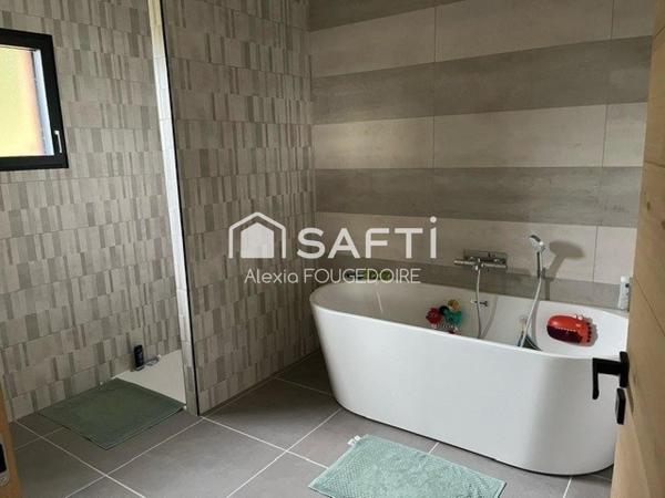 MAISON CONTEMPORAINE AVEC VUE PANORAMIQUE TYPE 6