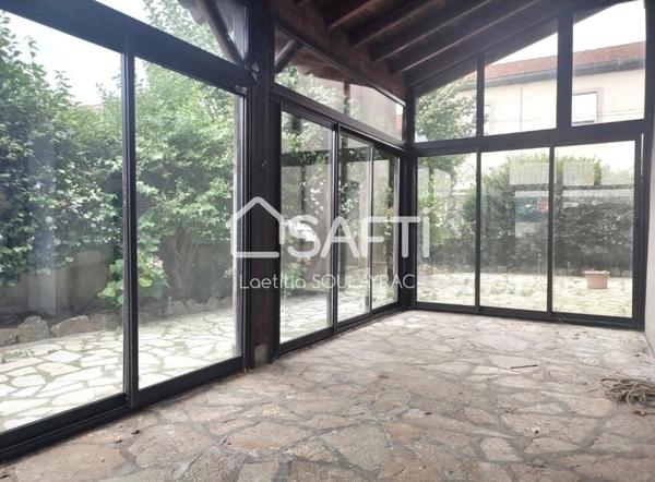 Maison à rénover au coeur du village de Labastide Rouairoux.