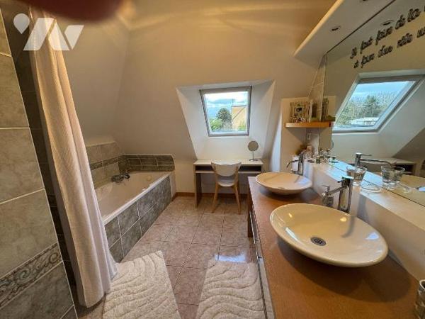 Maison familiale de standing - Quartier résidentiel de Bruz
Dans un quartier résidentiel calme...