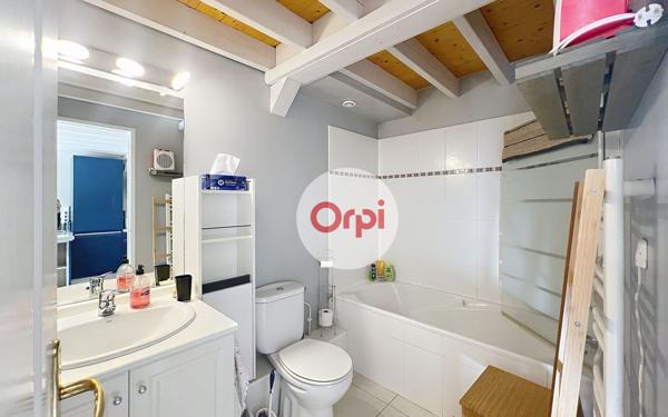 Maison à louer    3 pièces • 62,90 m2 Ambon