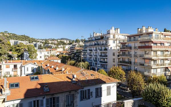 Appartement à vendre    4 pièces • 97 m2 Nice