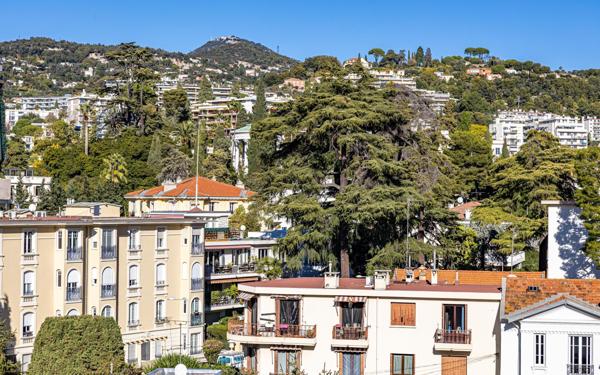 Appartement à vendre    4 pièces • 97 m2 Nice