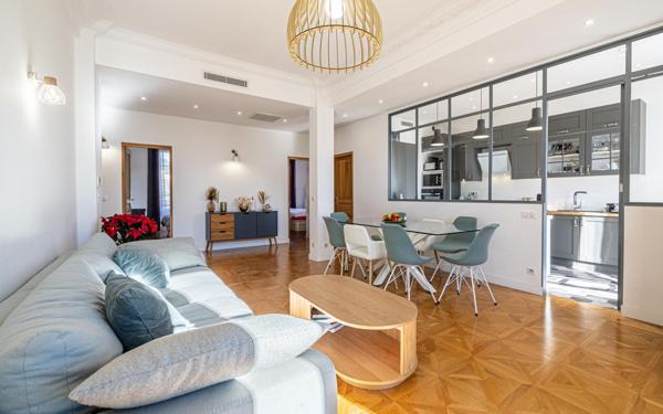 Appartement à vendre    4 pièces • 97 m2 Nice