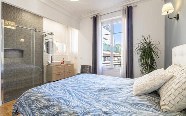 Appartement à vendre    4 pièces • 97 m2 Nice