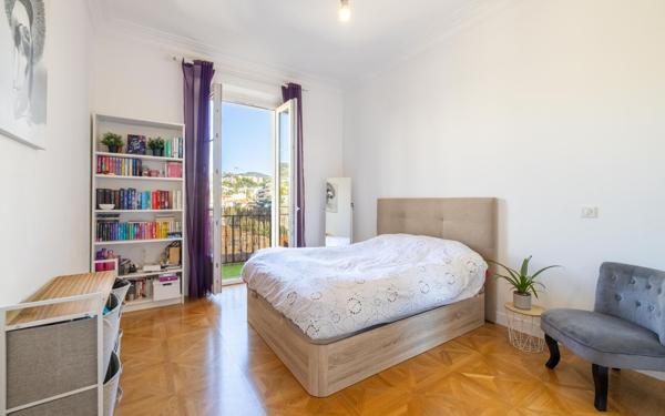 Appartement à vendre    4 pièces • 97 m2 Nice