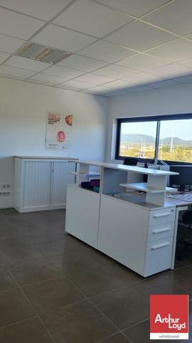 MONTELIMAR ZONE SUD - A LOUER - BUREAUX DE 78 M2 AU 2ÈME ETAGE AVEC ASCENSEUR ET PARKING
