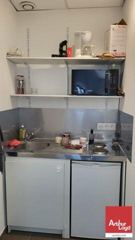 MONTELIMAR ZONE SUD - A LOUER - BUREAUX DE 78 M2 AU 2ÈME ETAGE AVEC ASCENSEUR ET PARKING