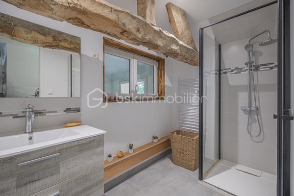 Maison en pierre de 187 m²