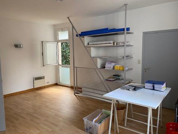 Centre-ville de Vannes : ensemble de bureaux sur 2 niveaux