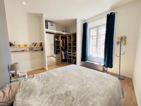 Grand appartement  entièrement rénové  à neuf!