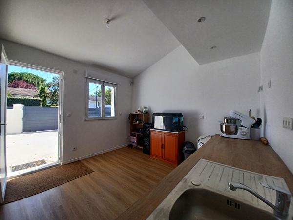 33530 BASSENS - Maison 5 pièces 123 m² A VENDRE avec Dépendance aménagée.