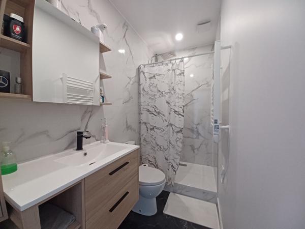 33530 BASSENS - Maison 5 pièces 123 m² A VENDRE avec Dépendance aménagée.