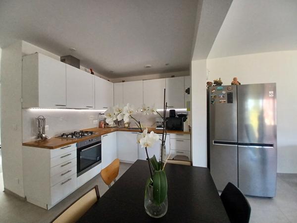 33530 BASSENS - Maison 5 pièces 123 m² A VENDRE avec Dépendance aménagée.