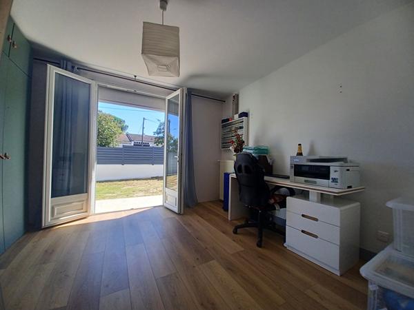 33530 BASSENS - Maison 5 pièces 123 m² A VENDRE avec Dépendance aménagée.