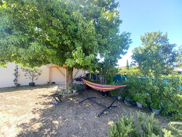 33530 BASSENS - Maison 5 pièces 123 m² A VENDRE avec Dépendance aménagée.