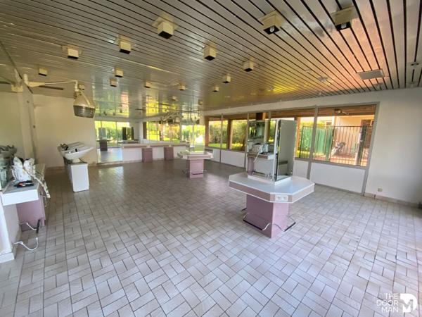 Locaux commerciaux - Vendu - 89 m² - MAUREPAS | The Door Man