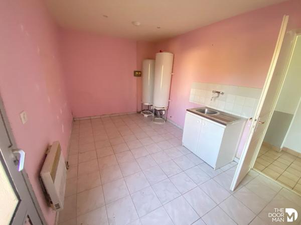 Locaux commerciaux - Vendu - 89 m² - MAUREPAS | The Door Man